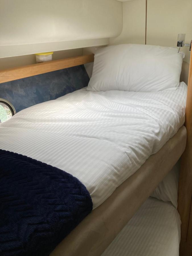 Entire Boat At St Katherine Docks 2 Available Select Using Room Options Londres Exterior foto