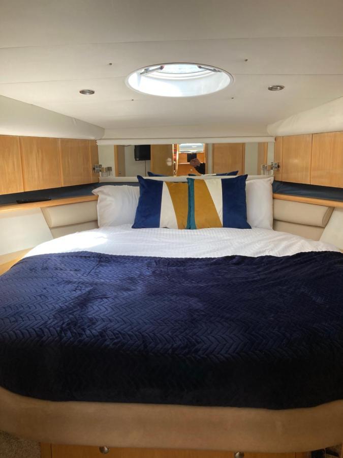 Entire Boat At St Katherine Docks 2 Available Select Using Room Options Londres Exterior foto