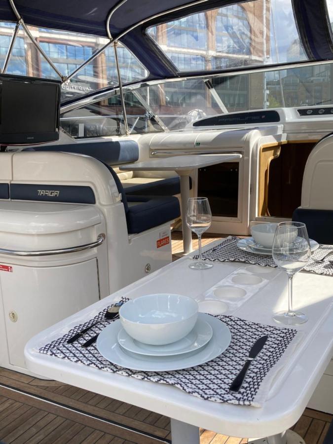 Entire Boat At St Katherine Docks 2 Available Select Using Room Options Londres Exterior foto