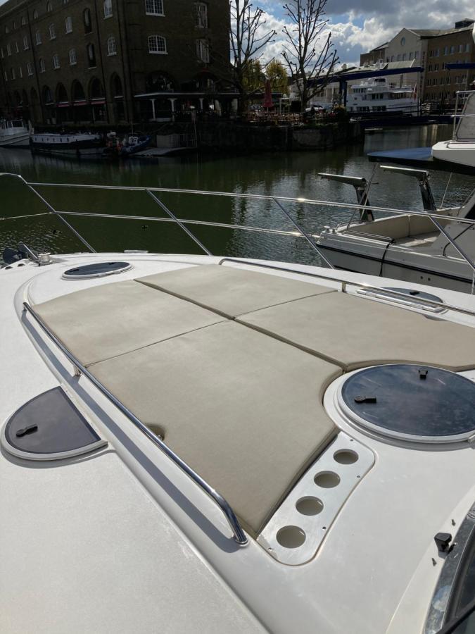 Entire Boat At St Katherine Docks 2 Available Select Using Room Options Londres Exterior foto