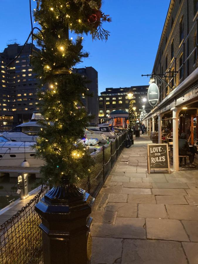Entire Boat At St Katherine Docks 2 Available Select Using Room Options Londres Exterior foto