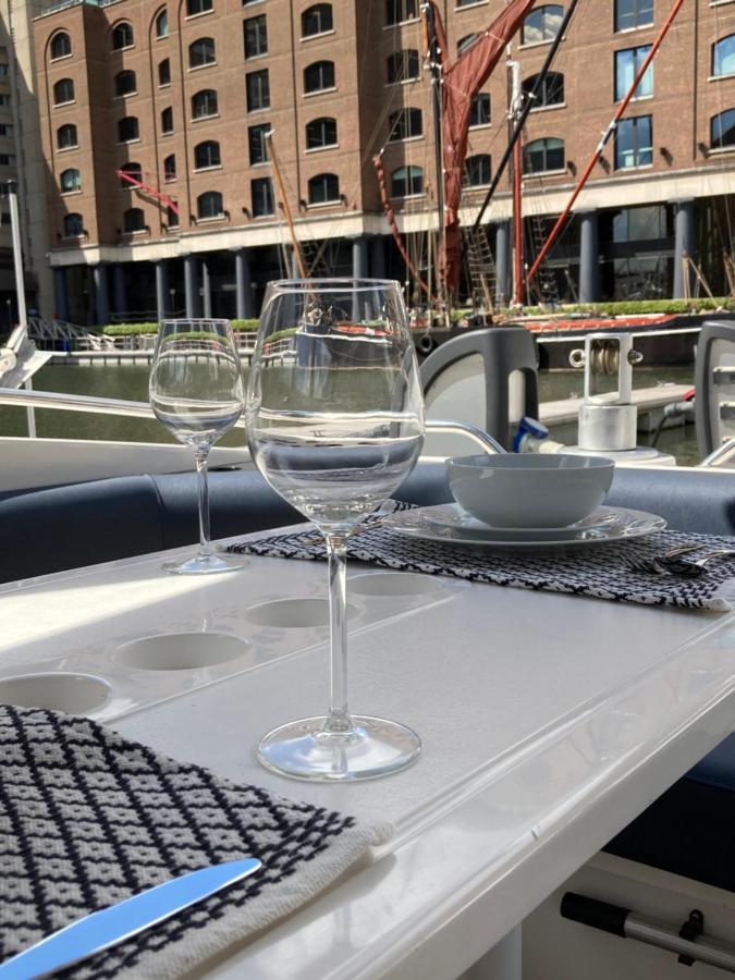 Entire Boat At St Katherine Docks 2 Available Select Using Room Options Londres Exterior foto
