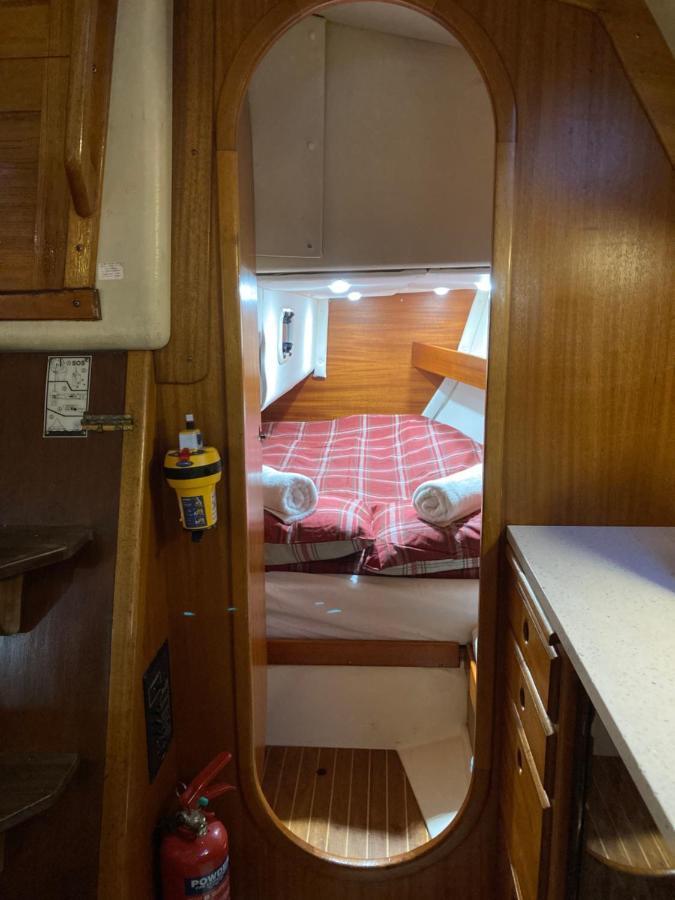 Entire Boat At St Katherine Docks 2 Available Select Using Room Options Londres Exterior foto